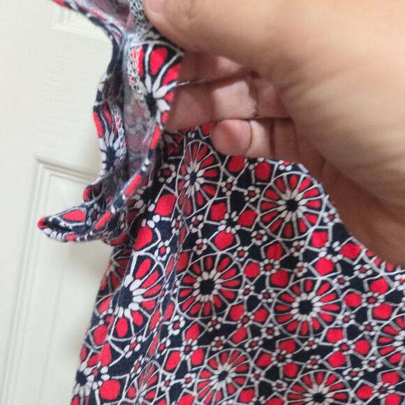 Alfred Dunner Red Floral Short Sleeve Blouse LP - Picture 7 of 7